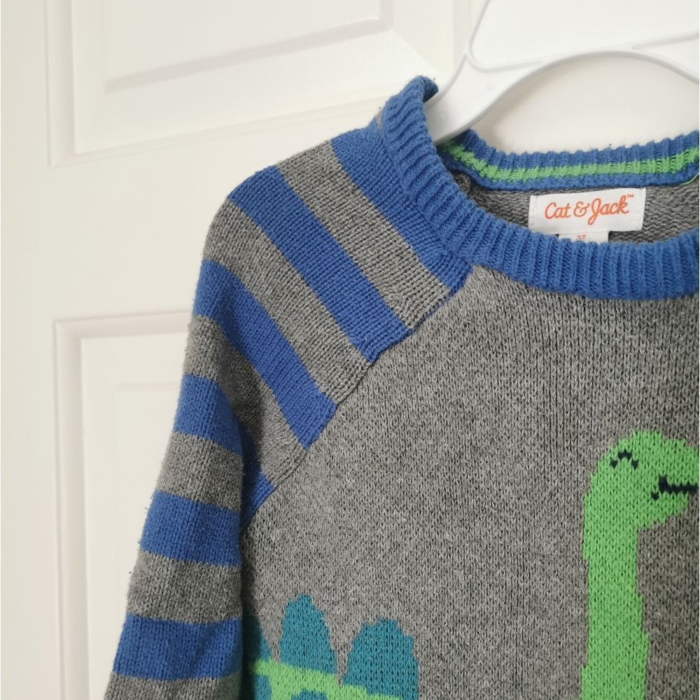 2/$30 Cat & Jack sweater size 3t - Picture 2 of 4